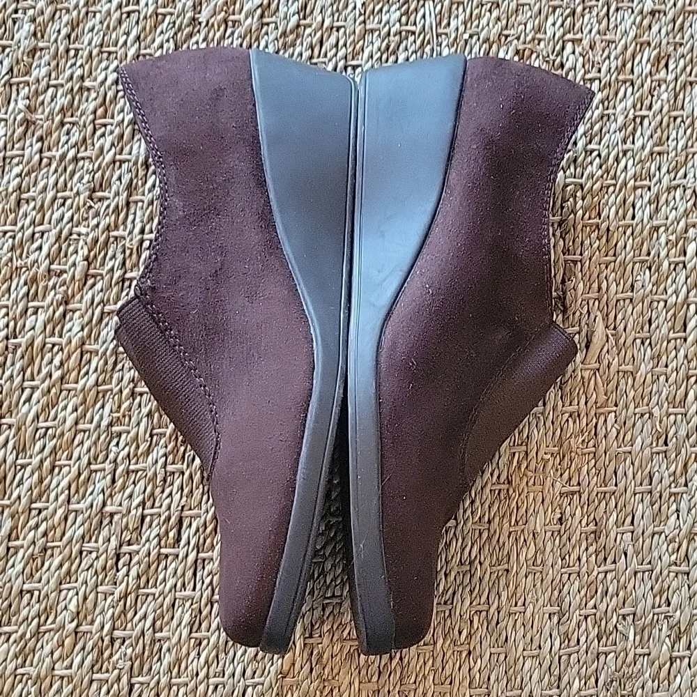 AEROSOLES this pair